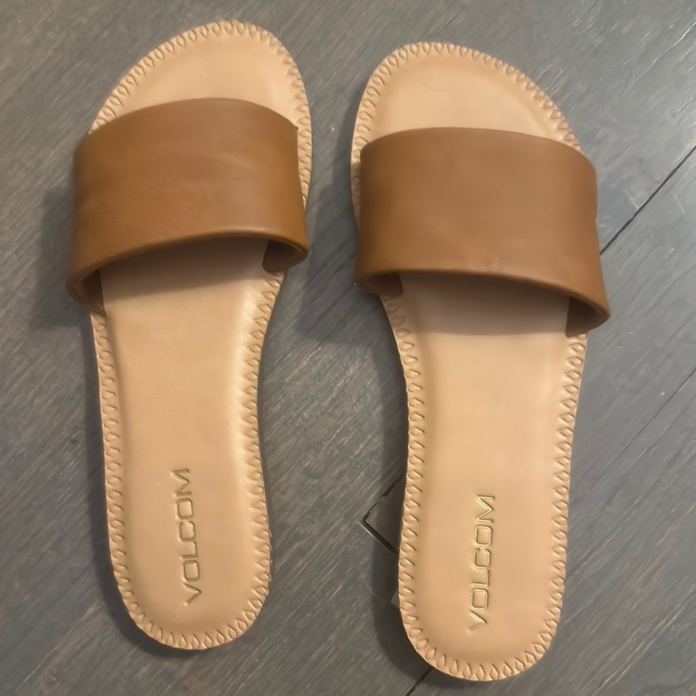 NWOT Women’s Slides